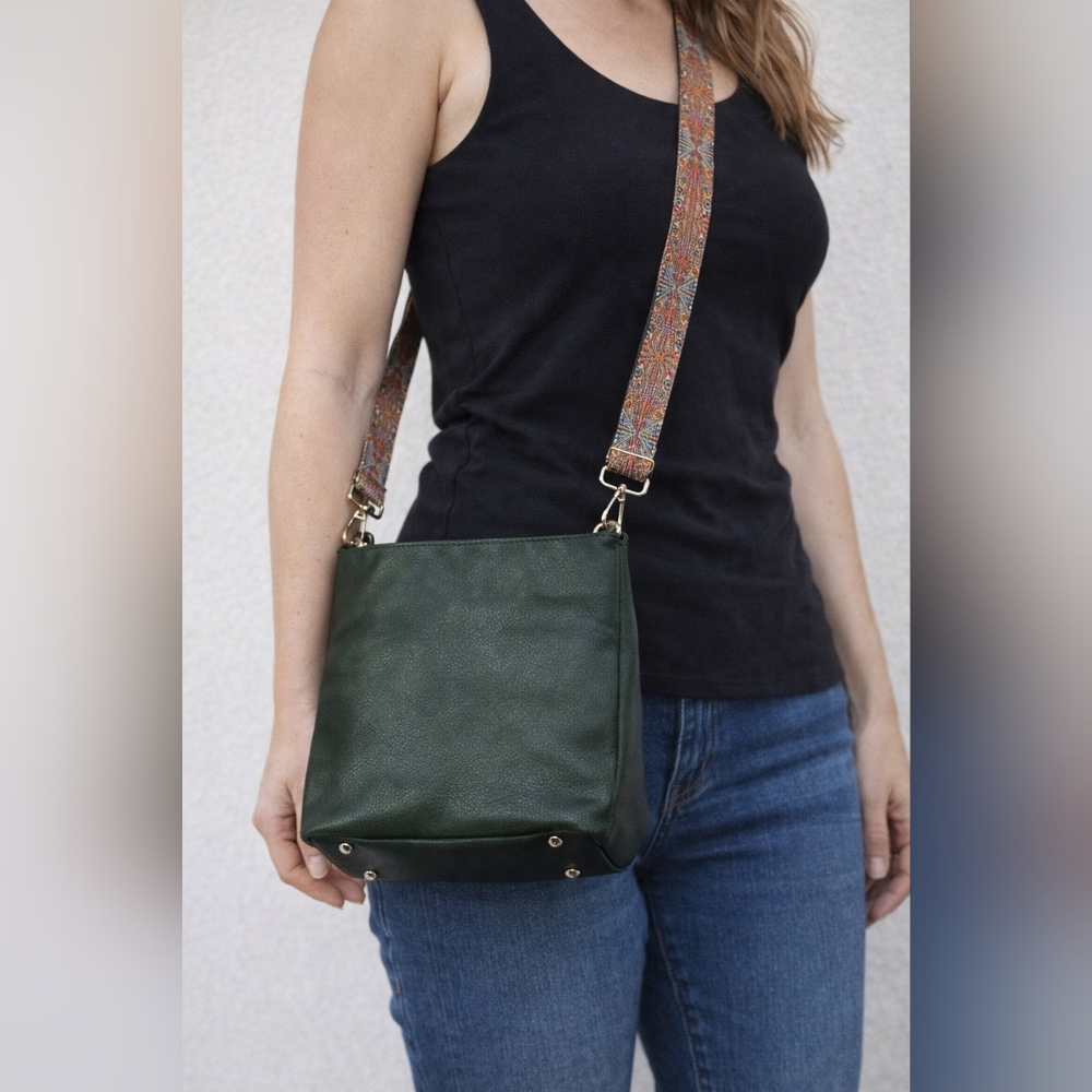 Huwzder Vegan Leather Crossbody Zipper‎ GUITAR strap Shoulder Purse